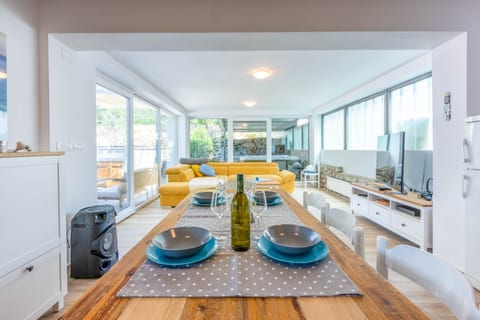 Villa Turquoise breeze - Unit 211612-16