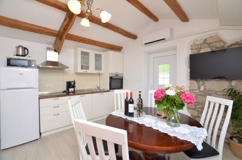 House Carlo - Unit 211613-16