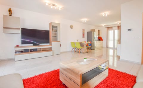 Apartment Ray of Sunshine - Unit 211670-16