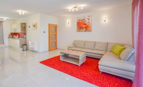 Apartment Ray of Sunshine - Unit 211670-16