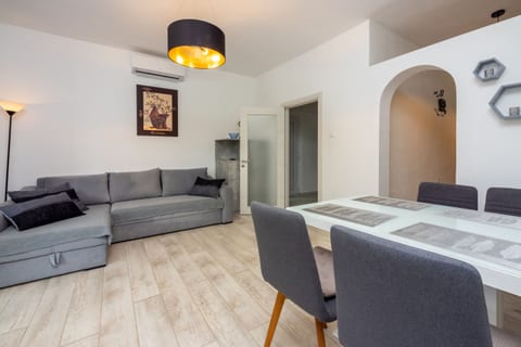 Villa Mayer - Unit 211681-16