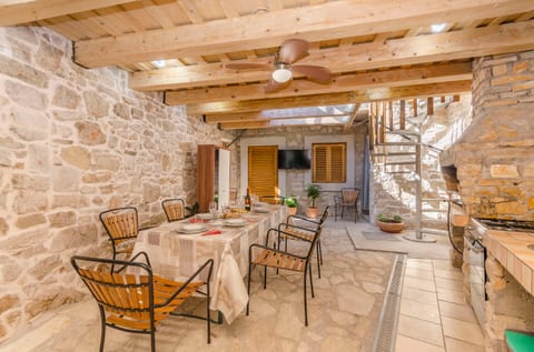 House Hidden Beauty - Unit 211778-16