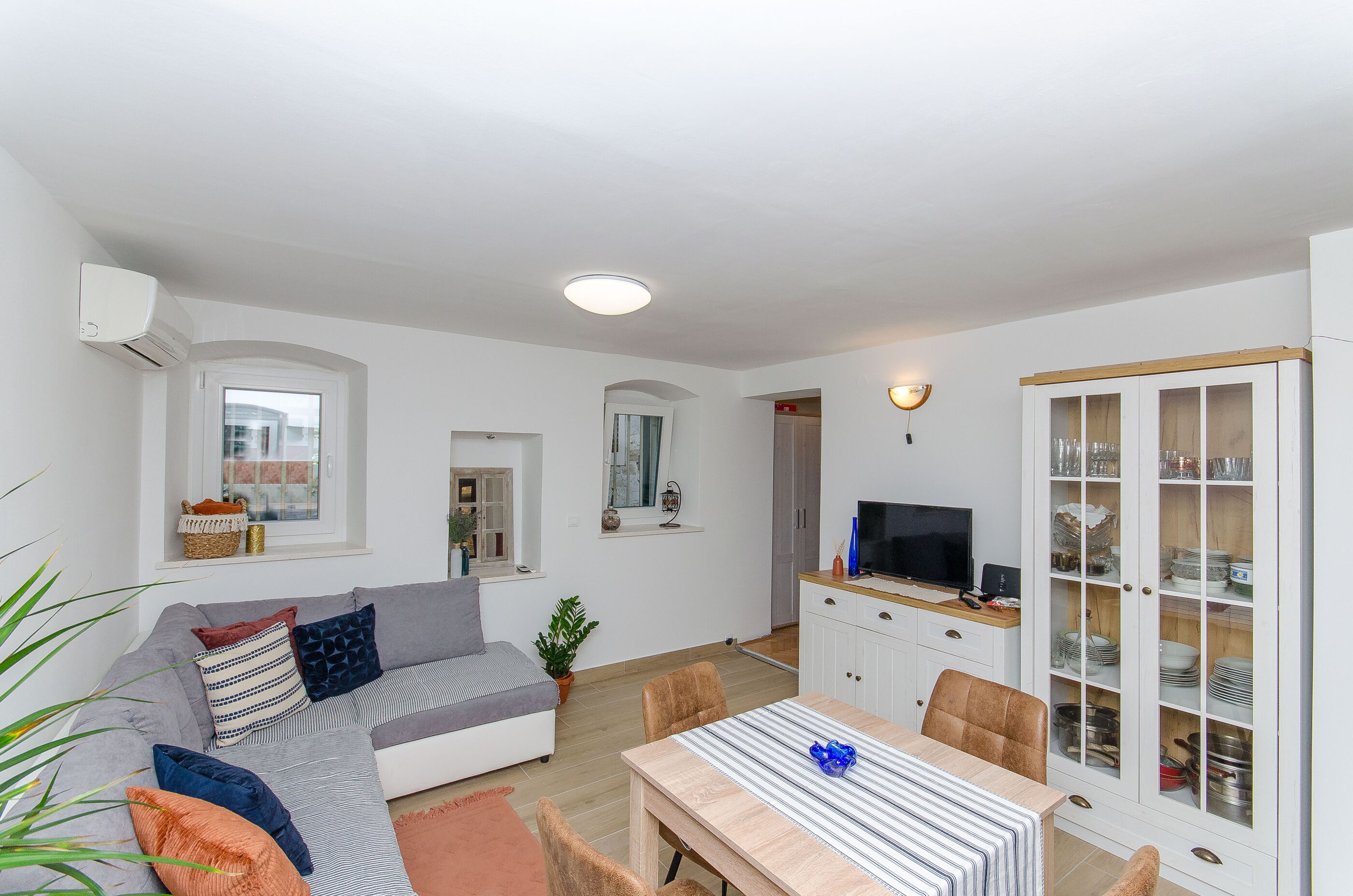Apartment Sweet Nest - Unit 211704-16