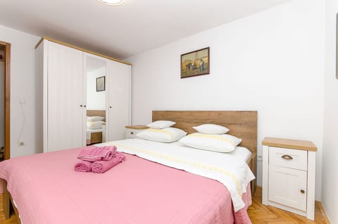 Apartment Sweet Nest - Unit 211704-16