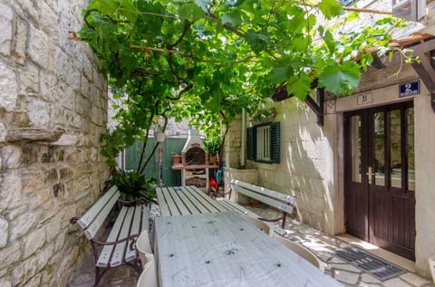 Apartment Sweet Nest - Unit 211704-16