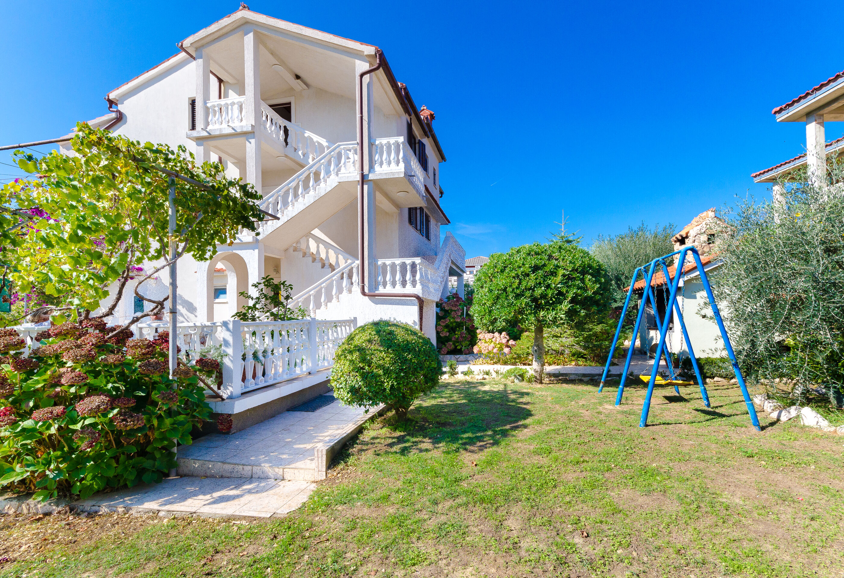 Apartments Ljubica J - A2 - Lopar