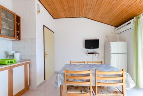 Apartments Ljubica J - Unit 211798-16