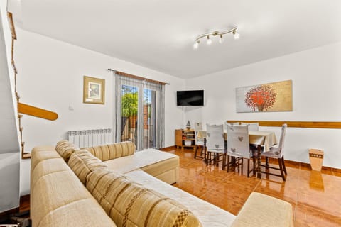 House Buneta - Unit 211808-16