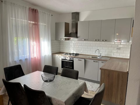 House Sea and river - Unit 211822-16