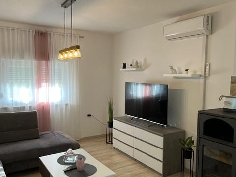 House Sea and river - Unit 211822-16