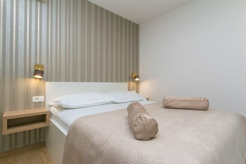 Apartments Villa Nadalina Deluxe - Unit 211856-16