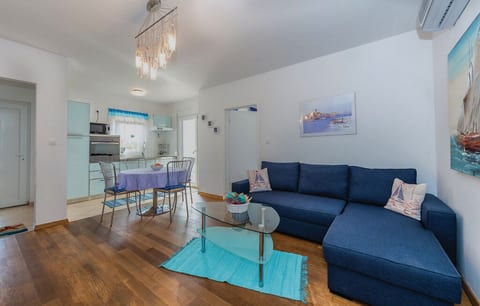 Apartment Private Garden - Unit 211859-16