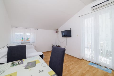 Apartments Anica J - Unit 211922-16