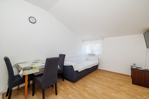 Apartments Anica J - Unit 211922-16