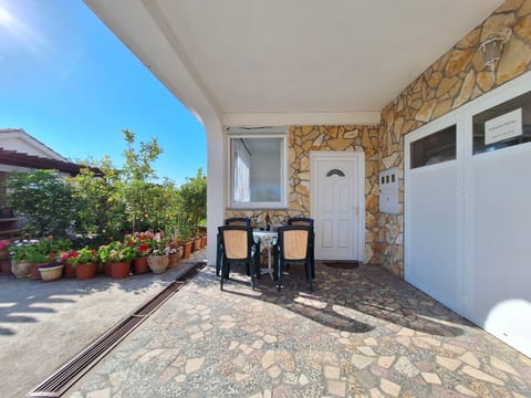 Apartments Mirko R - Unit 211932-16