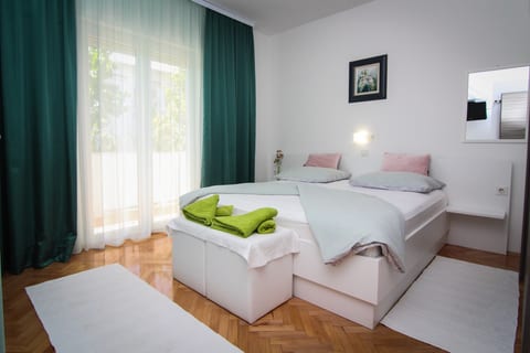 Apartments Biserka G - Unit 211933-16