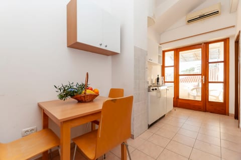 Apartments Near Beach - Unit 211941-16