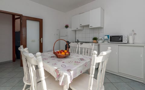 Apartments Near Beach - Unit 211937-16