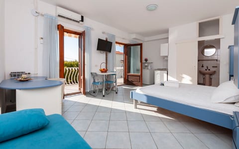 Apartments Near Beach - Unit 211938-16