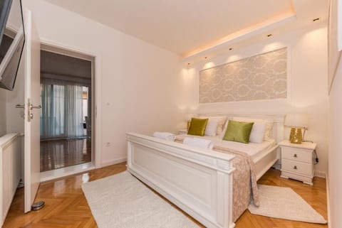 Apartments Beauty - Unit 368645-12