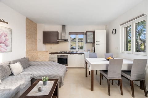 Apartment Diana - Unit 368702-13
