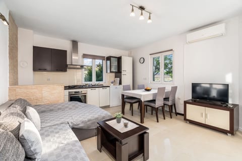 Apartment Diana - Unit 368702-13