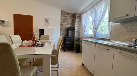 House Roca with jacuzzi - Unit 368715-13