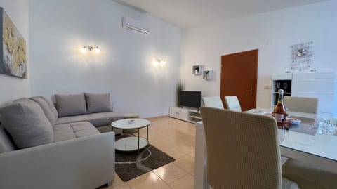 House Roca with jacuzzi - Unit 368715-13