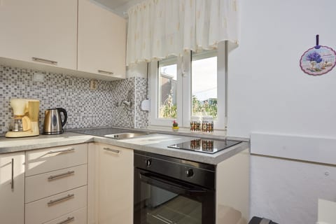 House Dvor - Unit 368729-13