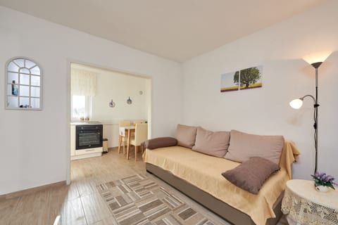 House Dvor - Unit 368729-13