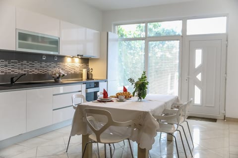 House City Center with  Garden - Unit 368740-13
