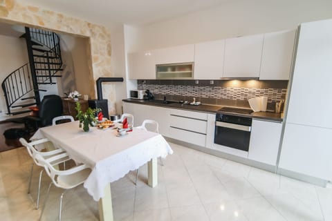 House City Center with Garden - Unit 368740-13