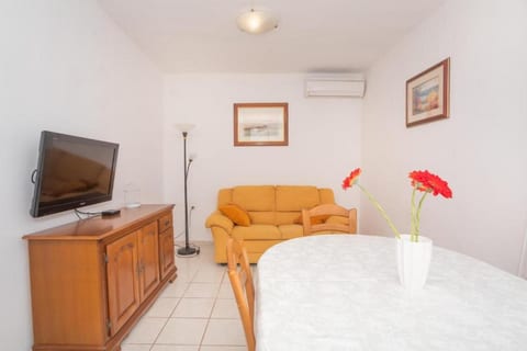 House MG - Unit 368765-13