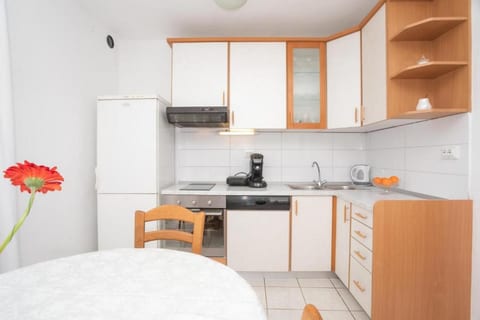 House MG - Unit 368765-13