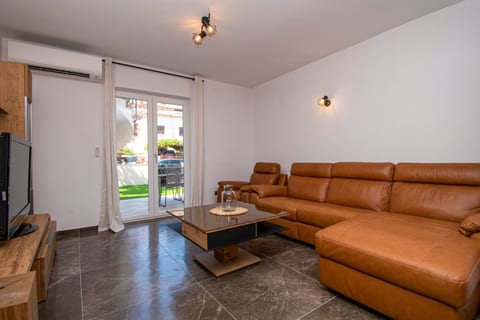 House Suzana - Unit 368924-13