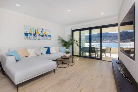 Villa Lux - Unit 368973-13