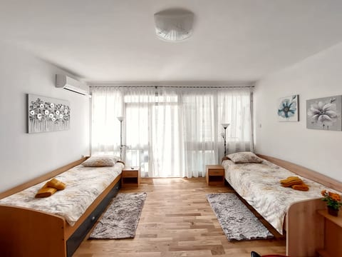 Apartment Oliva - Unit 369012-13