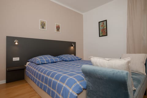 Apartments Mrijana D - Unit 369010-13