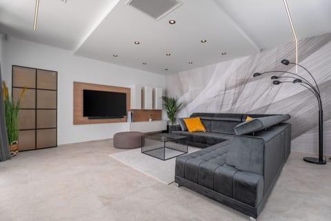 Villa Prestige - Unit 369037-13