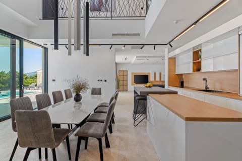 Villa Prestige - Unit 369037-13