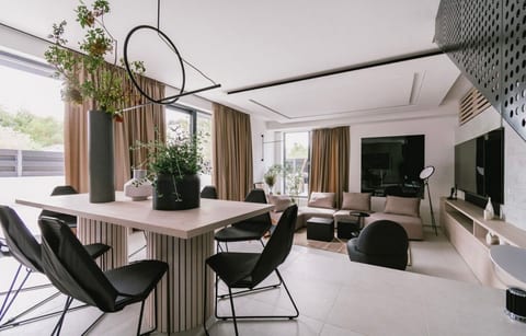 Villa Chic - Unit 369068-13