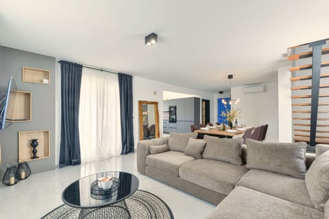 Villa Jolie - Unit 369146-13