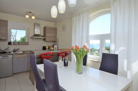 Apartment Hill - Unit 369223-13