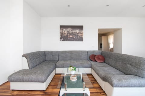 House Francesca - Unit 369398-13