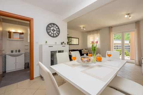 Villa Ruza - Unit 369457-13