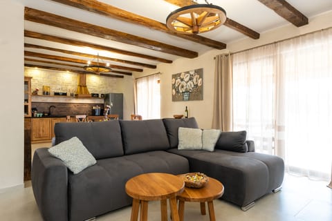 Villa Kole - Unit 369500-13