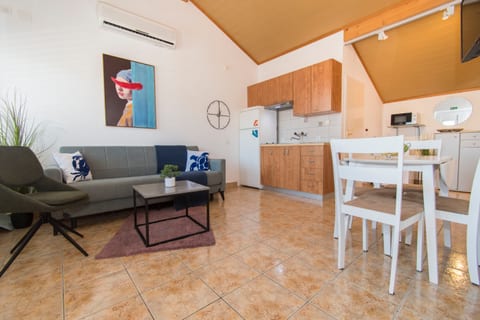 Apartments Emmeline - Unit 369531-13