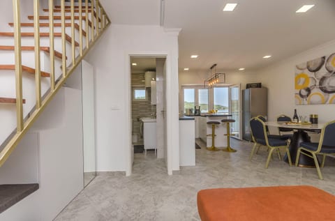 Apartment Paradise - Unit 369589-13