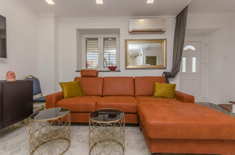 Apartment Paradise - Unit 369589-13