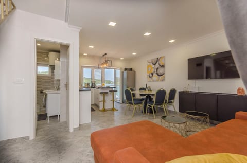 Apartment Paradise - Unit 369589-13